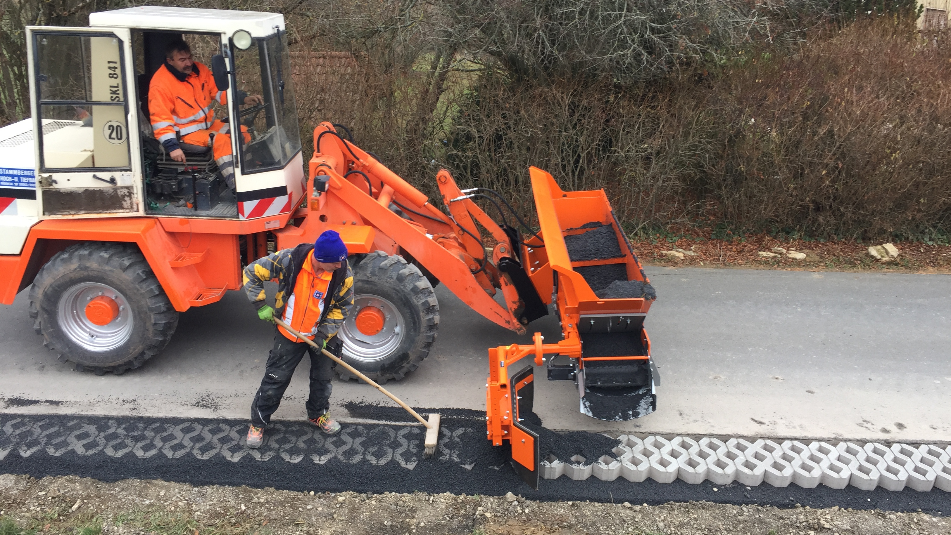 Distributeur de matière « Finliner » pour accotements 0,5 m³/1,0 m³ et 1,4 m³