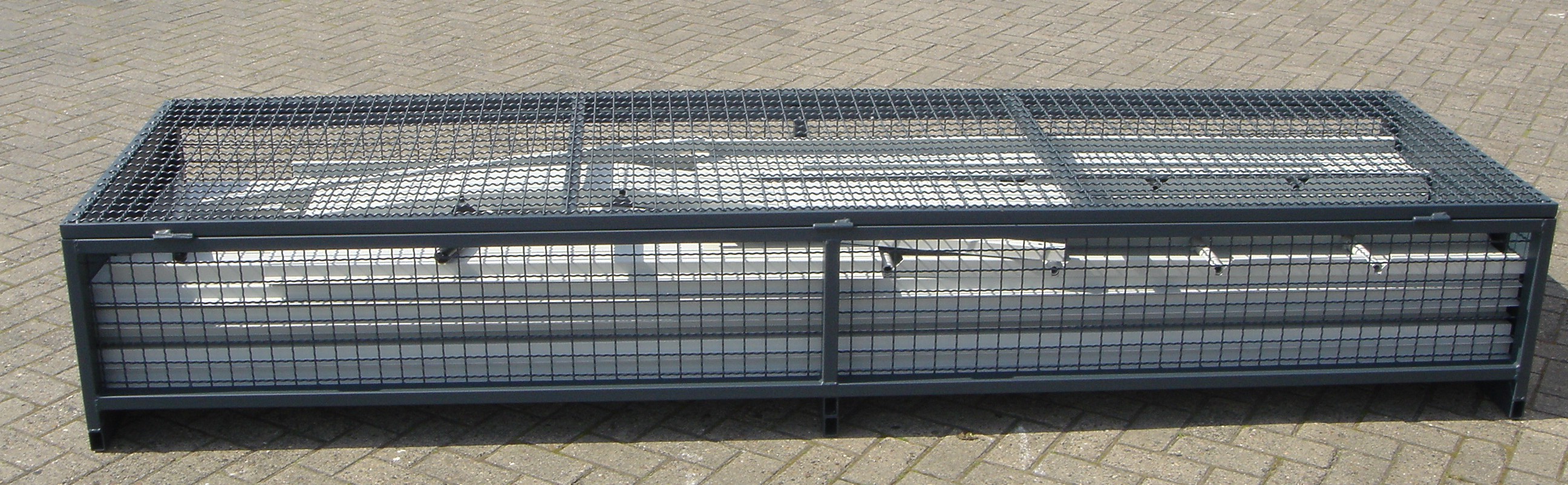Transport unit, lockable