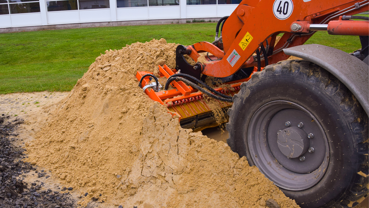 Spreading shovel