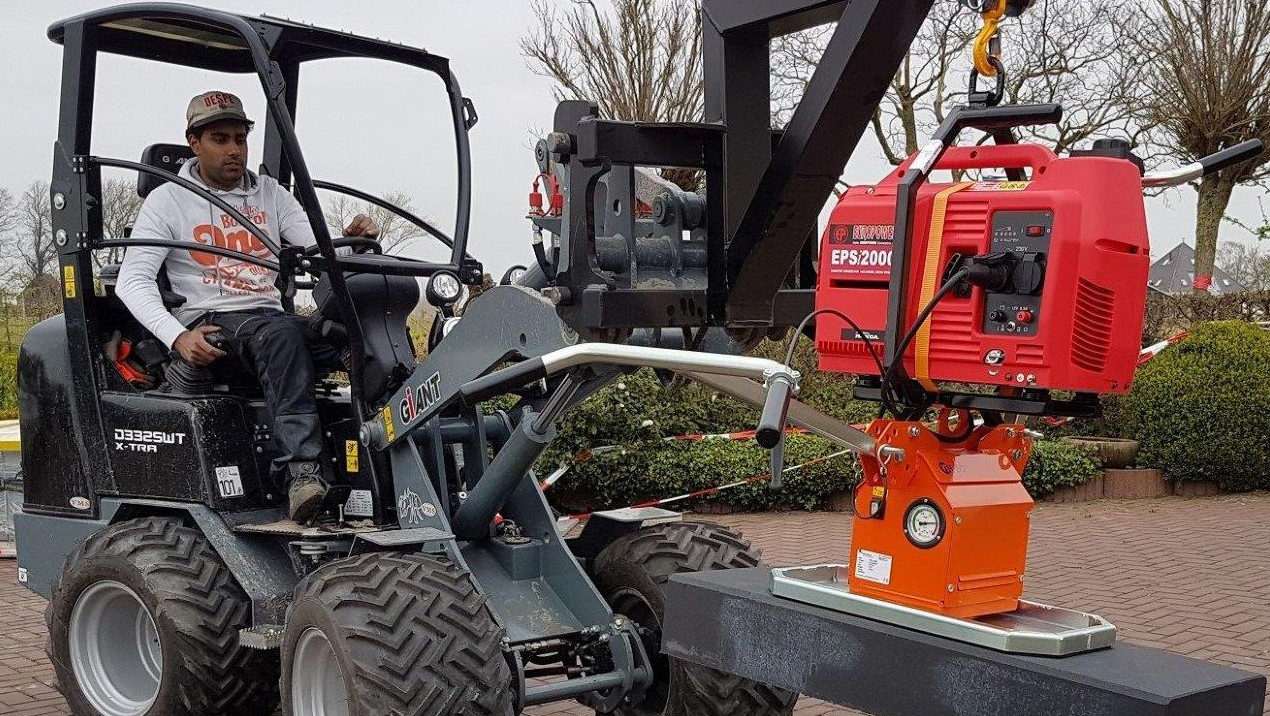 Optimas Vacuum Device SV 200 E to miniloader with generator Work independently of the power supply and without laying cables!