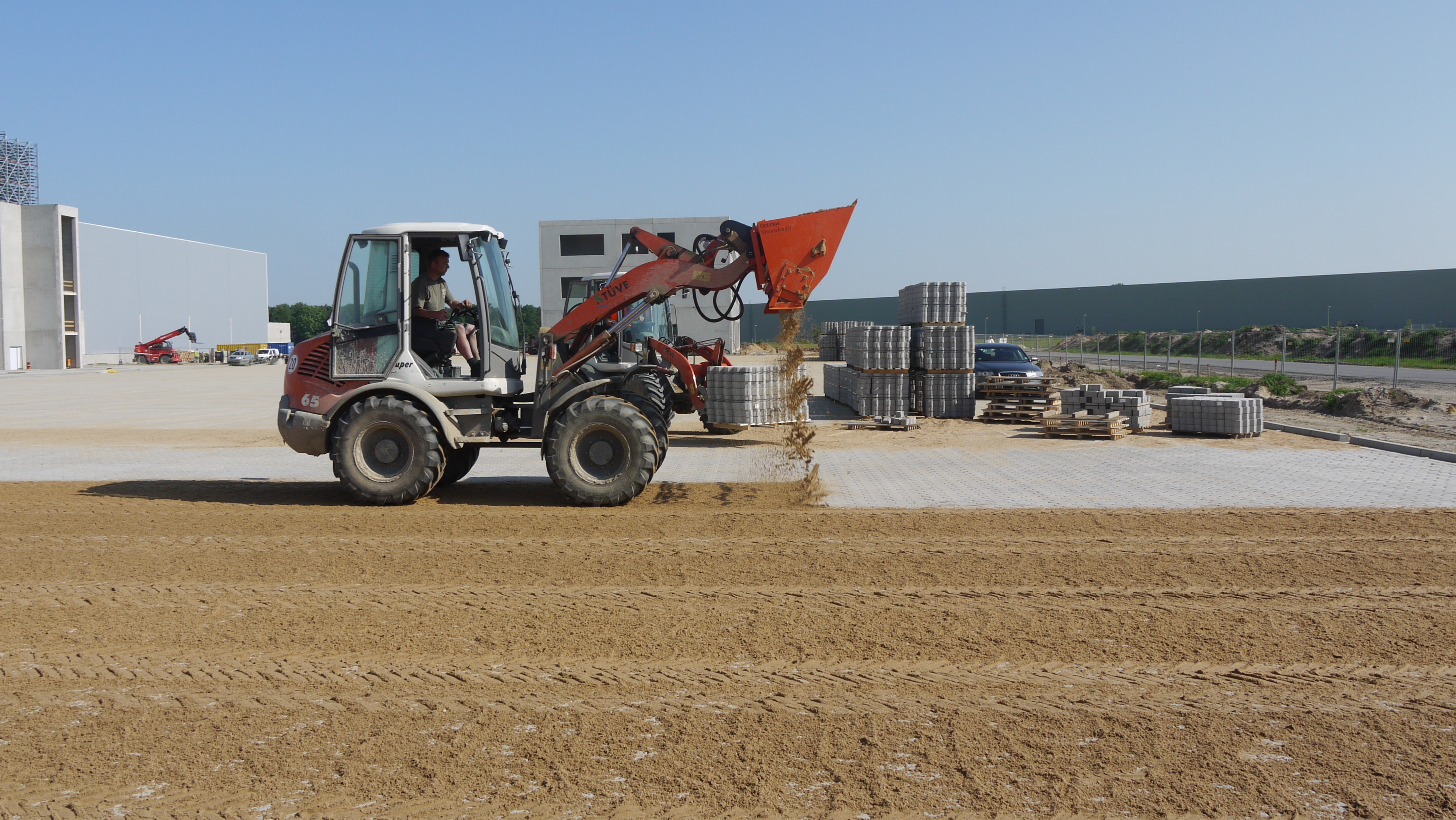 Spreading shovel