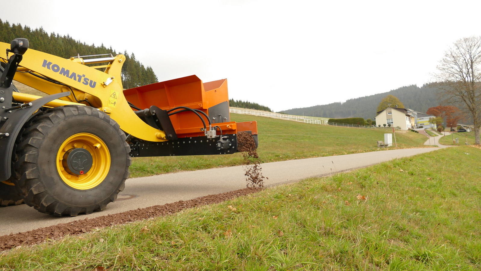 Distributeur de matière « Finliner » pour accotements 0,5 m³/1,0 m³ et 1,4 m³