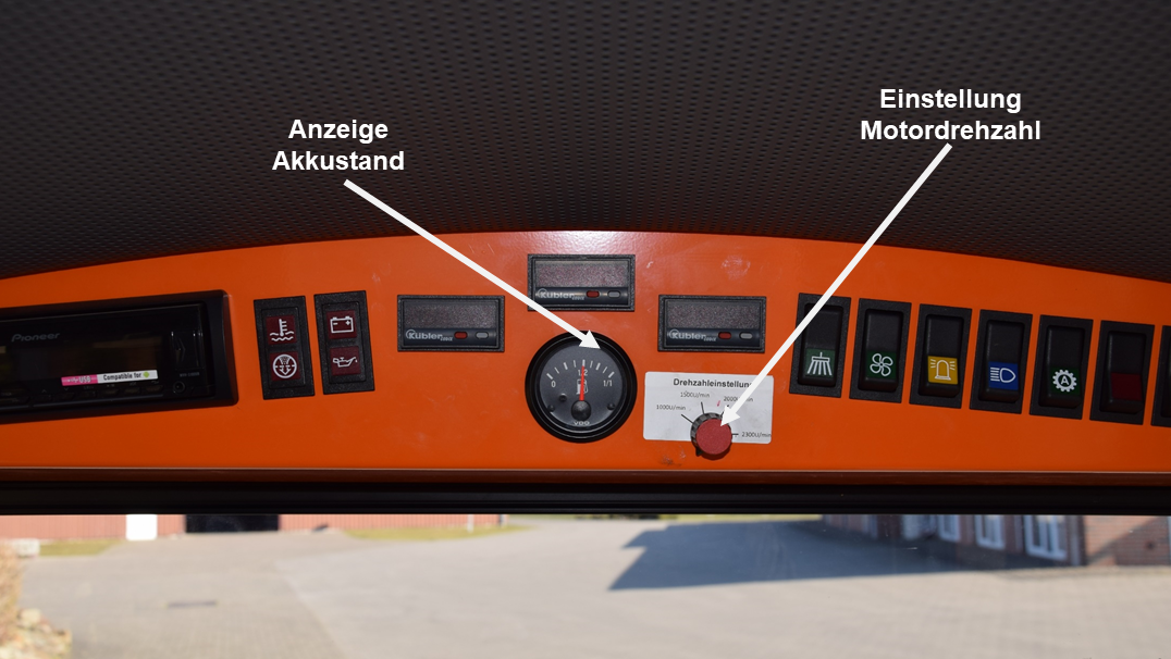 Optimas Paver Laying Machine S19E PaveJet - View of the control panel in the cabin interior