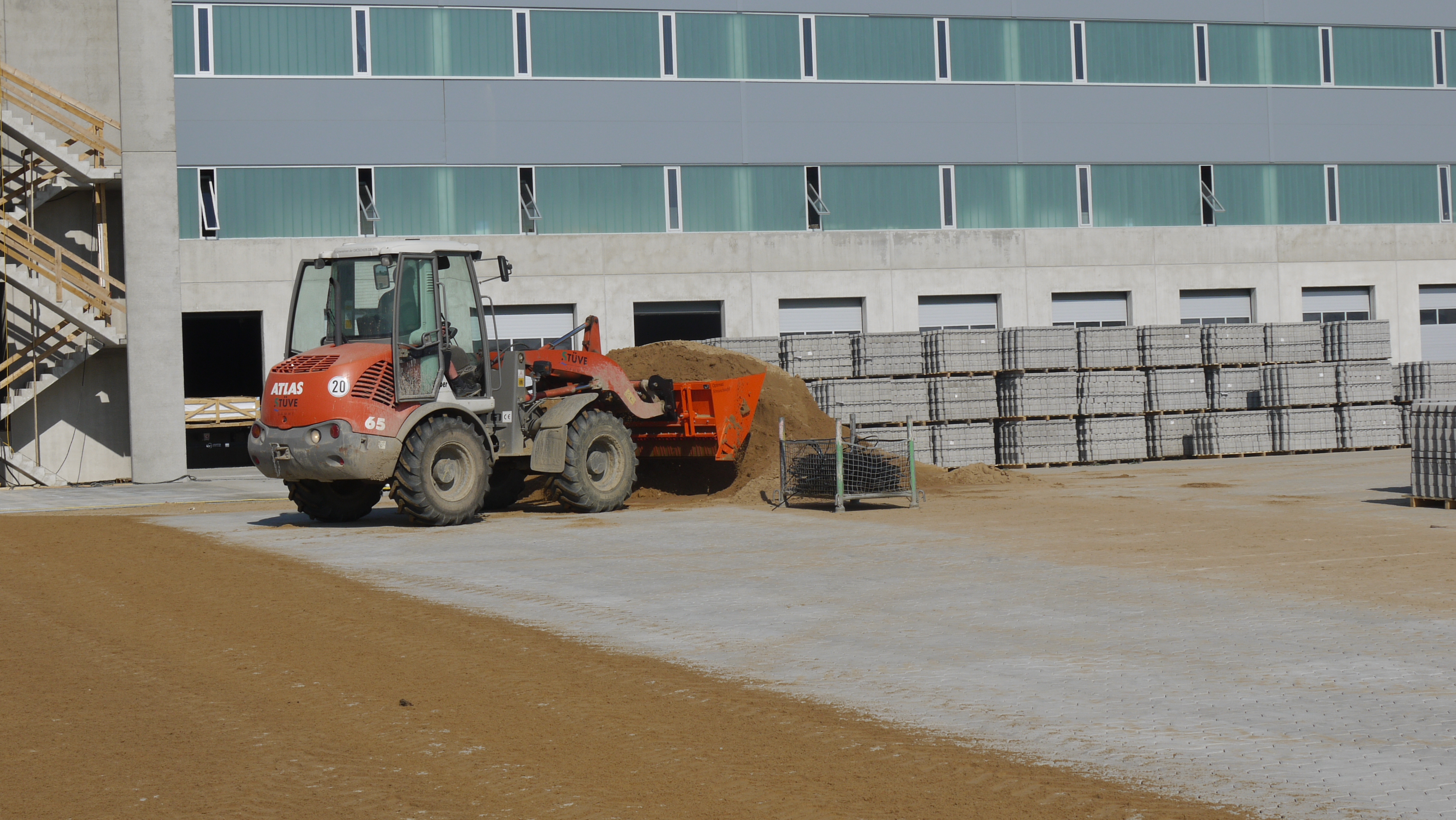 Spreading shovel