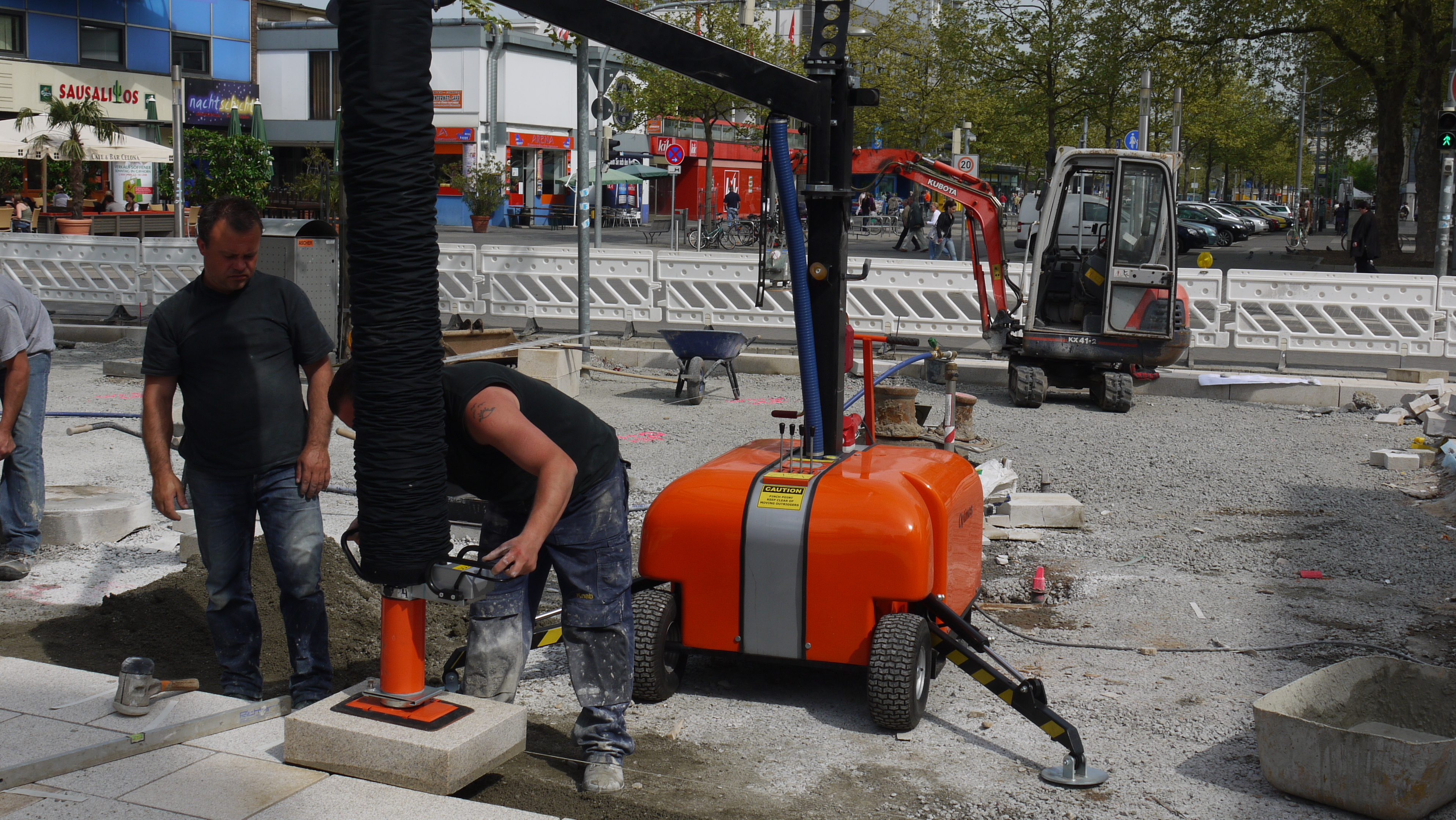 Optimas Vacu-Mobil E - placing heavy concrete slabs
