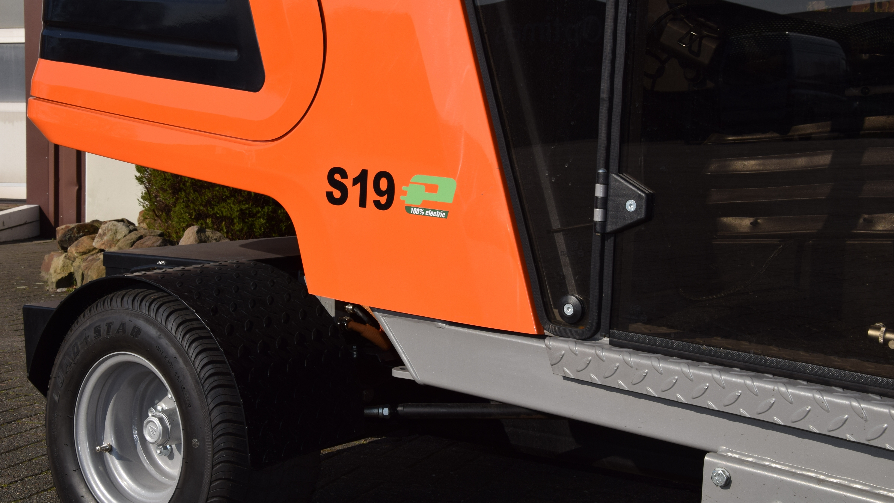 Optimas Paver Laying Machine S19E PaveJet - detail view on sticker