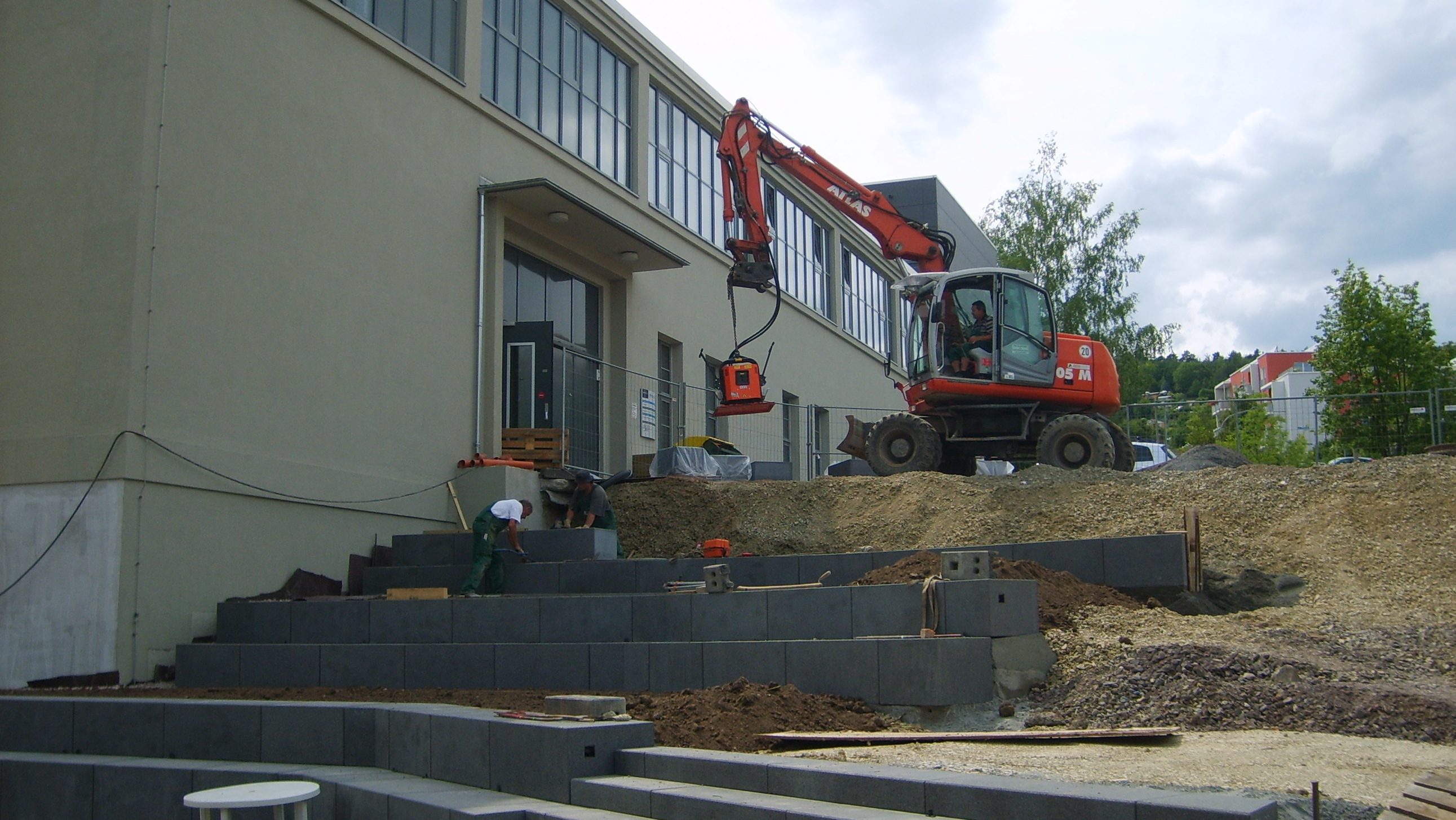 Optimas Vacu-Magnet 500 / 1500 P/H  Natural stone, concrete and marble pavers, step tread, kerbstones etc. and up to 500 kg or 1500 kg can be raised and moved with no difficulty.