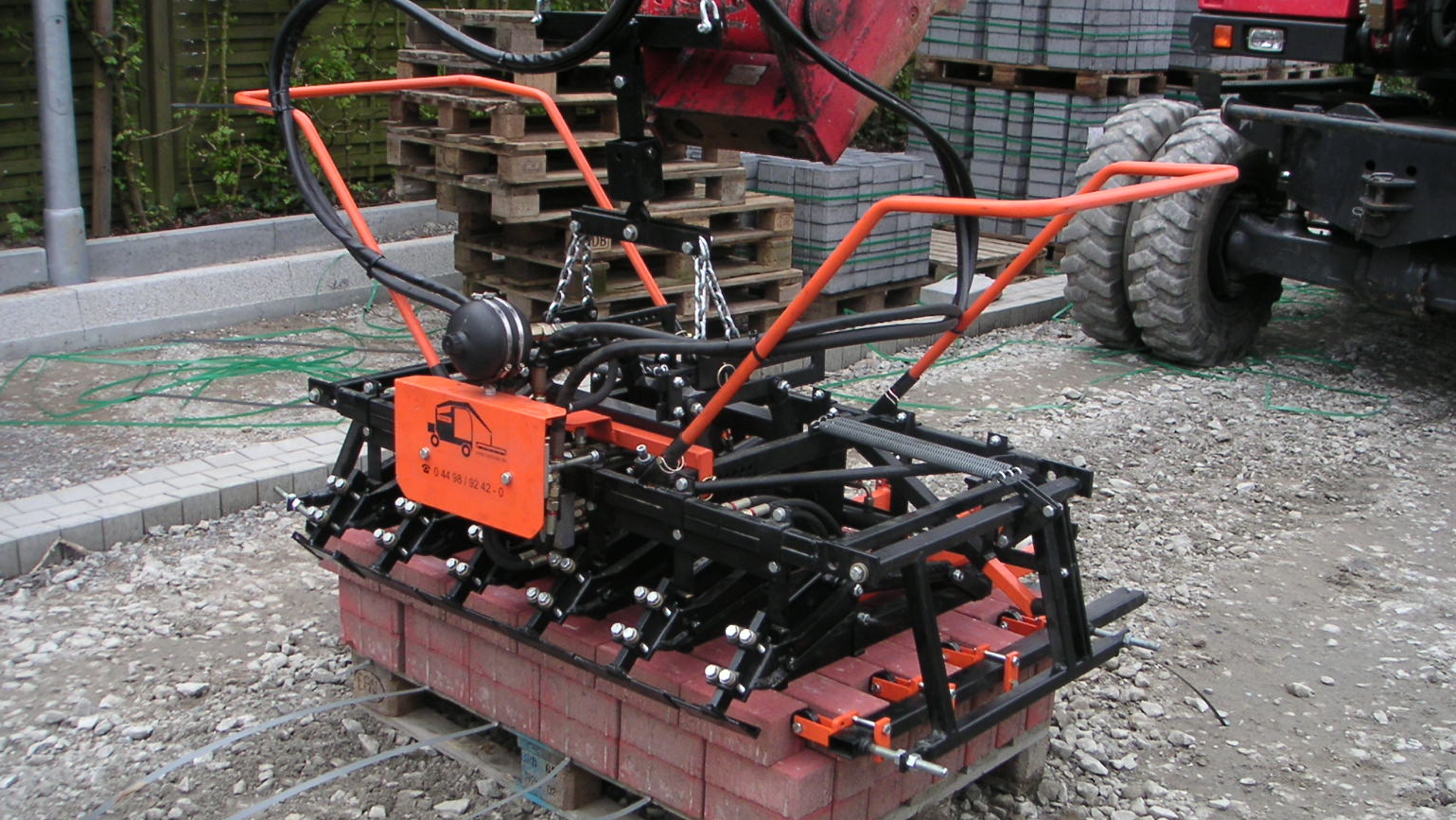 Paver-Clamp Multi6 M for various carrier - Pick up paving stones