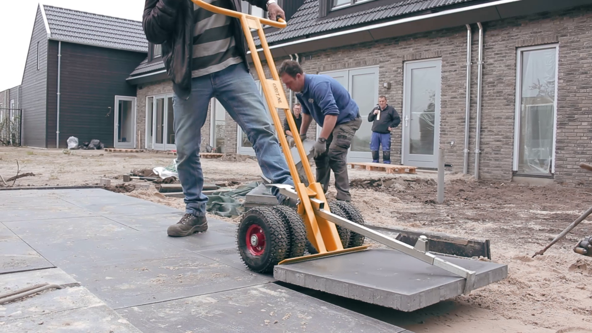Slab installation cart, adjustable
