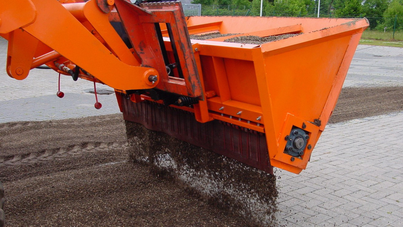 Spreading shovel